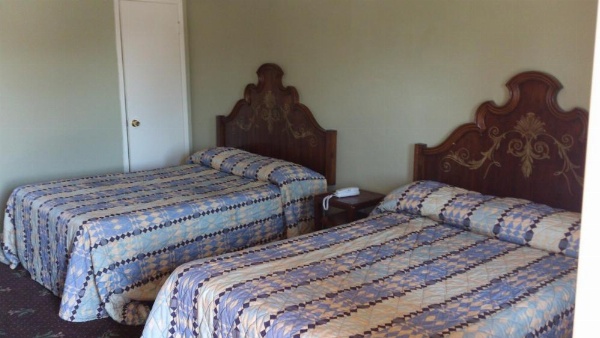 Santa Ana Travel Inn image 23