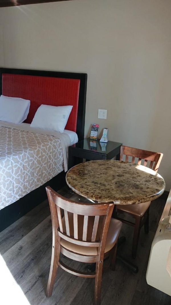 Santa Ana Travel Inn image 31