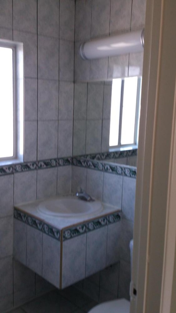 Santa Ana Travel Inn image 8