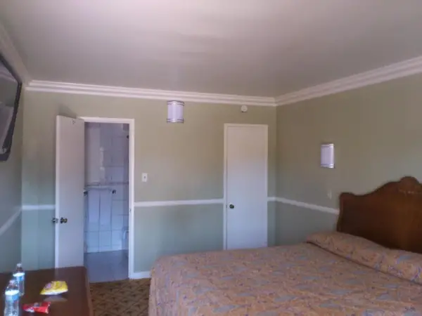 Santa Ana Travel Inn 6